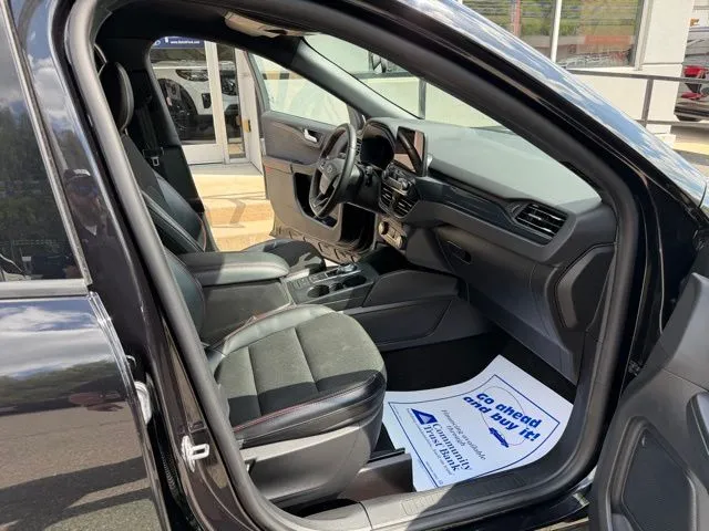 2025 Ford Escape ST-Line Select