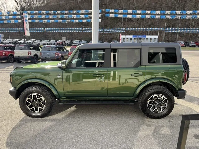 2024 Ford Bronco Outer Banks