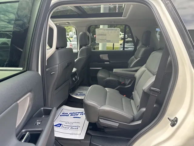 2025 Ford Expedition Active