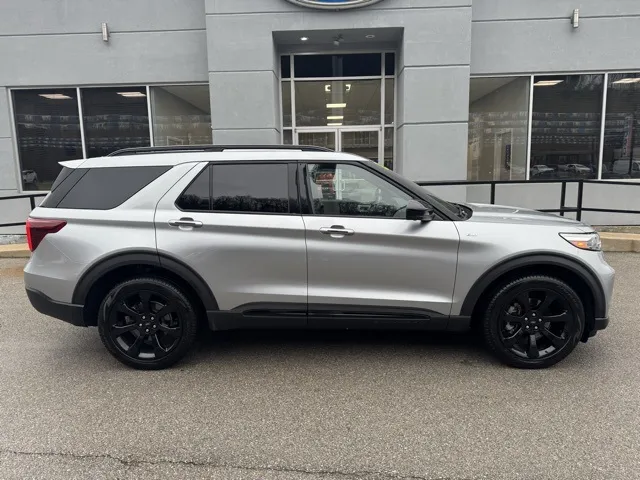2023 Ford Explorer ST-Line