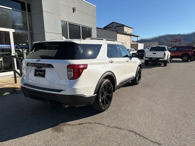 2023 Ford Explorer ST-Line