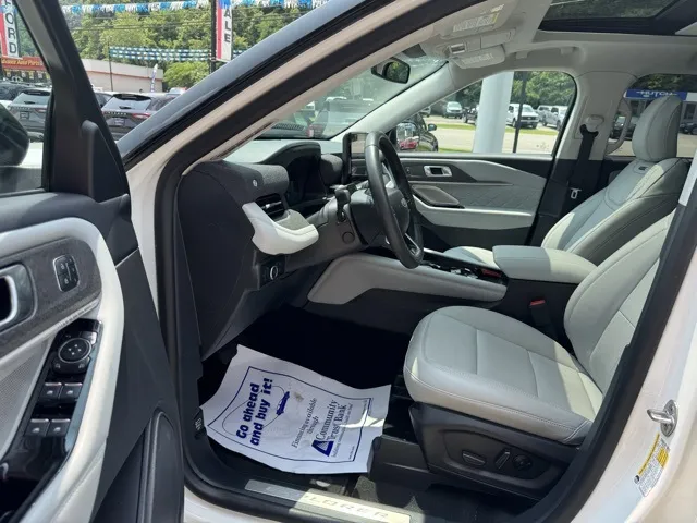 2025 Ford Explorer Platinum