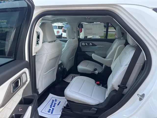 2025 Ford Explorer Platinum