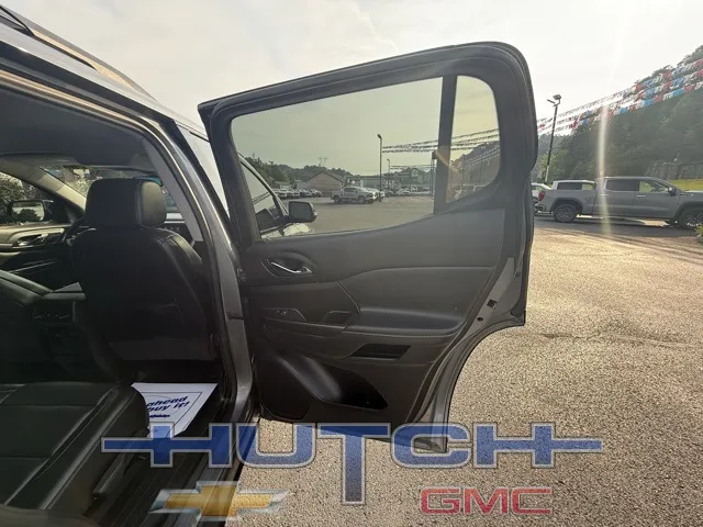 2022 GMC Acadia SLT