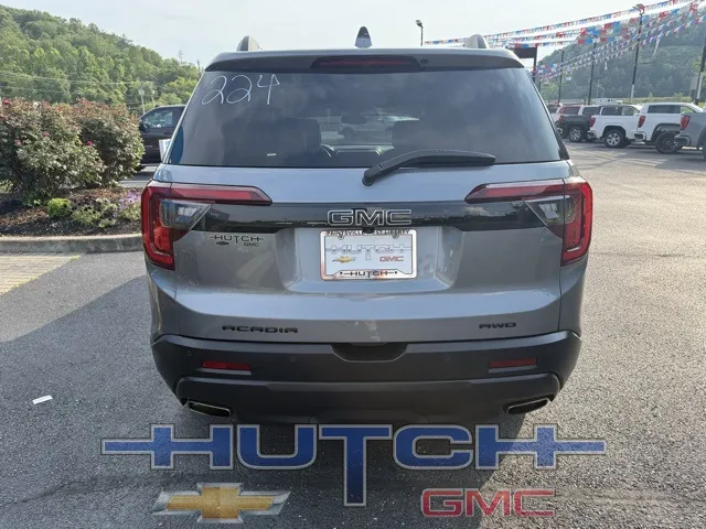 2022 GMC Acadia SLT