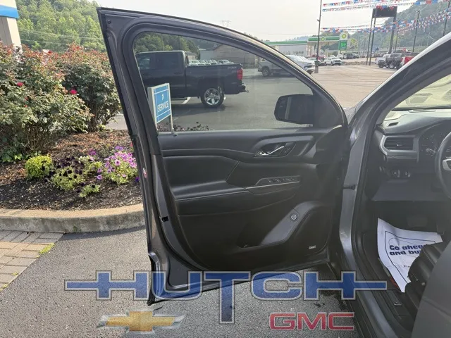 2022 GMC Acadia SLT