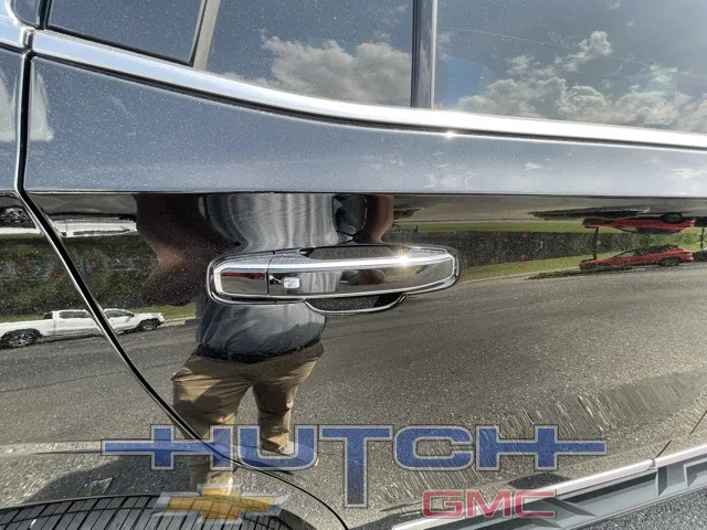 2025 GMC Yukon Elevation