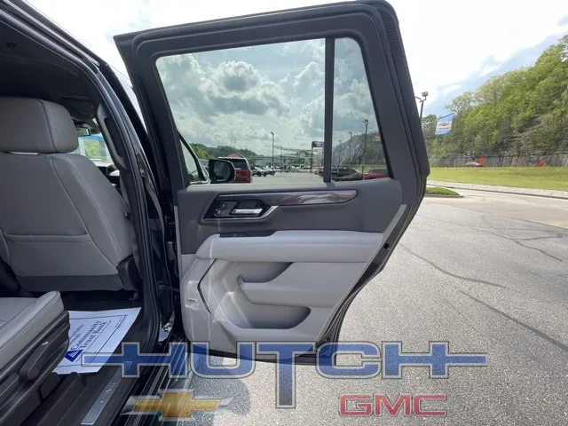 2025 GMC Yukon Elevation