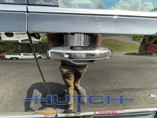 2025 GMC Yukon Elevation
