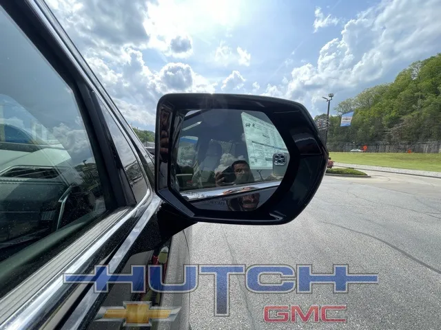 2025 GMC Yukon Elevation