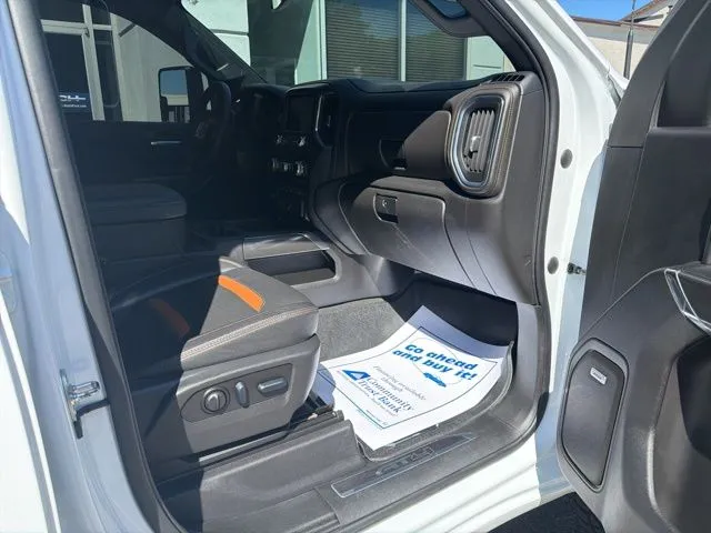2023 GMC Sierra 2500HD AT4