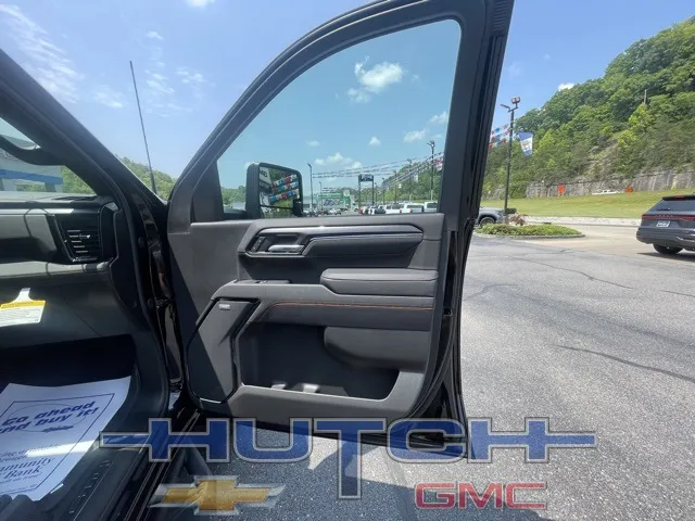 2025 GMC Sierra 2500HD AT4
