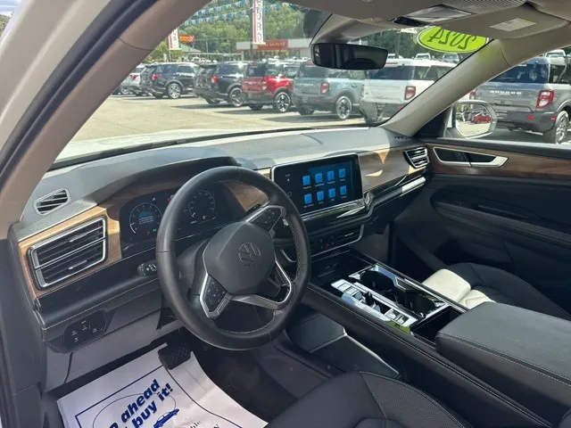 2024 Volkswagen Atlas 2.0T SE w/Technology