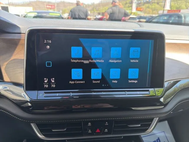 2025 Volkswagen Atlas 2.0T SE w/Technology