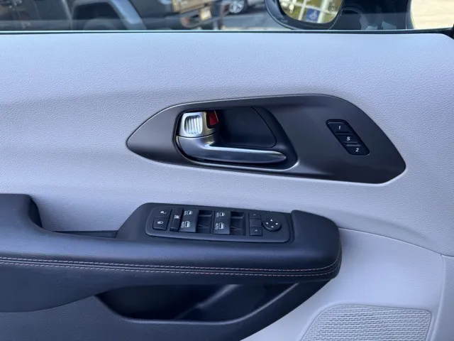 2020 Chrysler Pacifica Touring L Plus