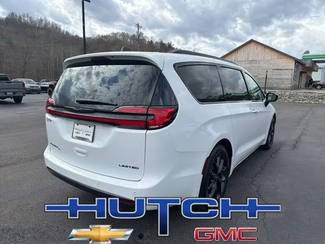 2025 Chrysler Pacifica Limited