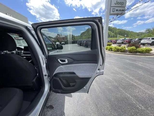 2025 Jeep Compass Sport