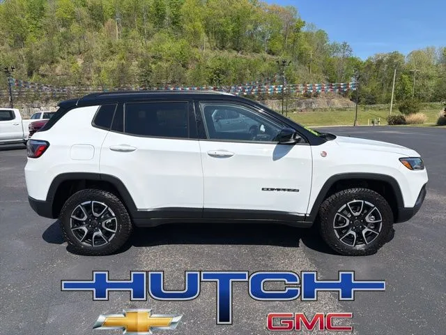 2025 Jeep Compass Trailhawk