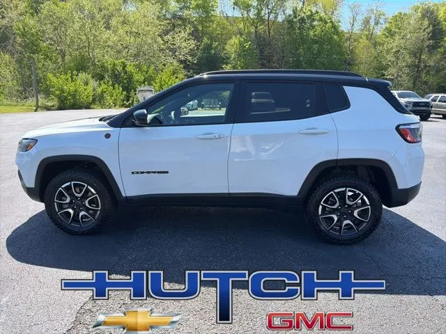 2025 Jeep Compass Trailhawk