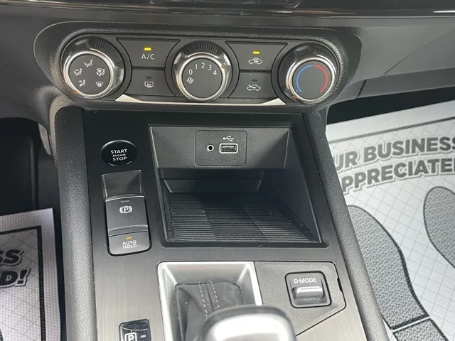 2025 Nissan Kicks S