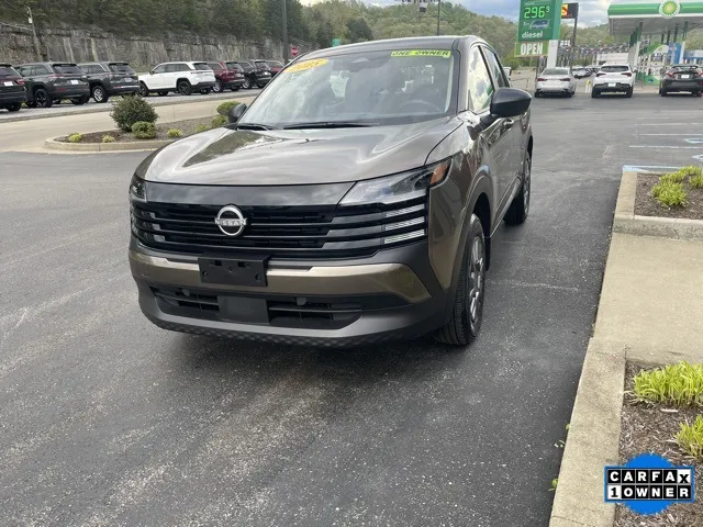 2025 Nissan Kicks S