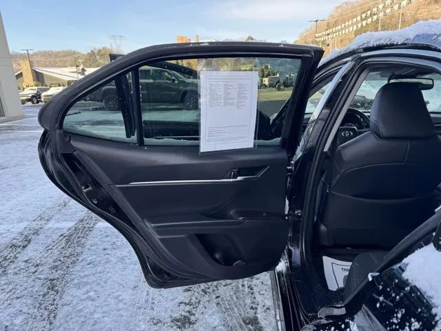 2024 Toyota Camry SE