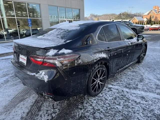 2024 Toyota Camry SE