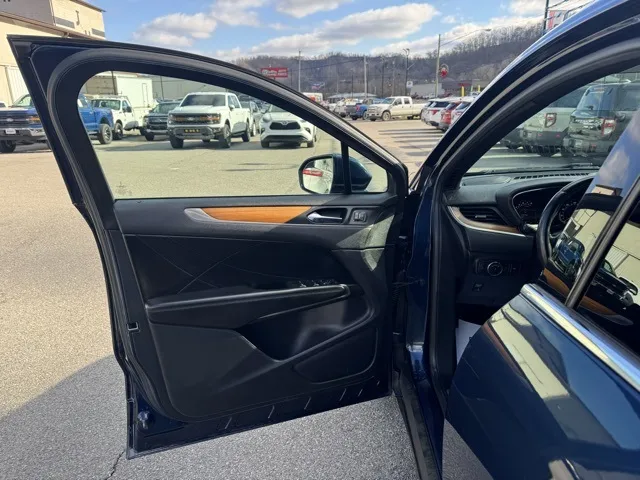 2015 Lincoln MKC Base