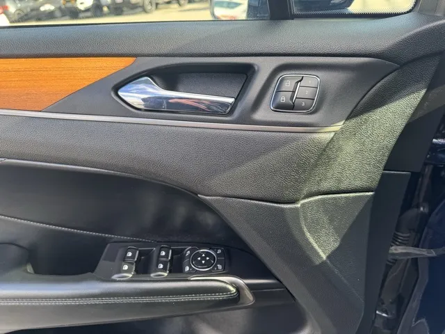 2015 Lincoln MKC Base