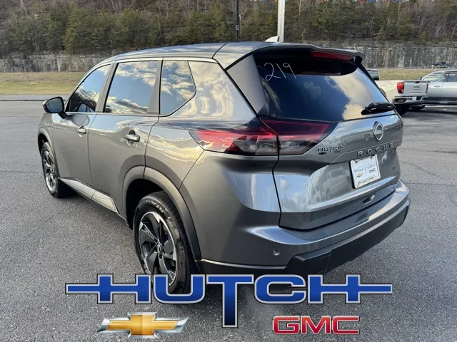 2025 Nissan Rogue SV