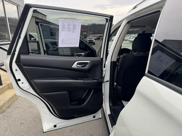 2019 Nissan Pathfinder SV