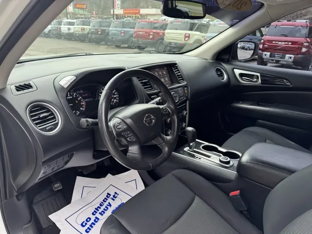 2019 Nissan Pathfinder SV