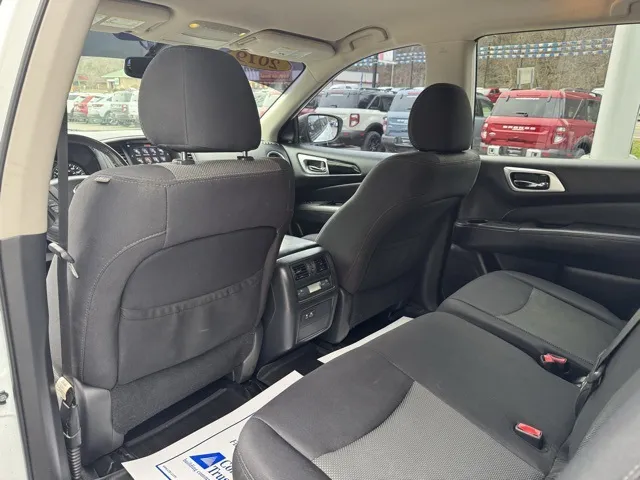 2019 Nissan Pathfinder SV