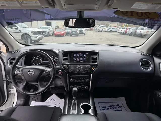 2019 Nissan Pathfinder SV