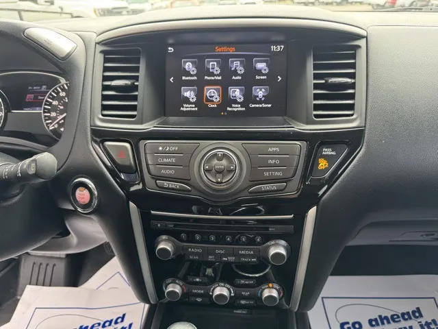 2019 Nissan Pathfinder SV