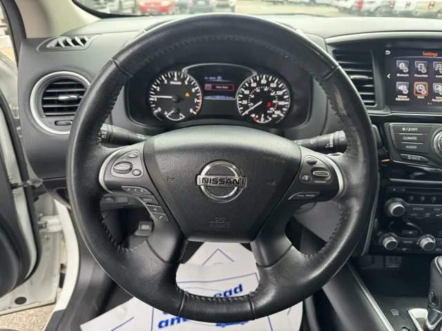 2019 Nissan Pathfinder SV