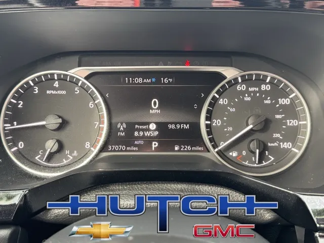 2025 Nissan Pathfinder SV