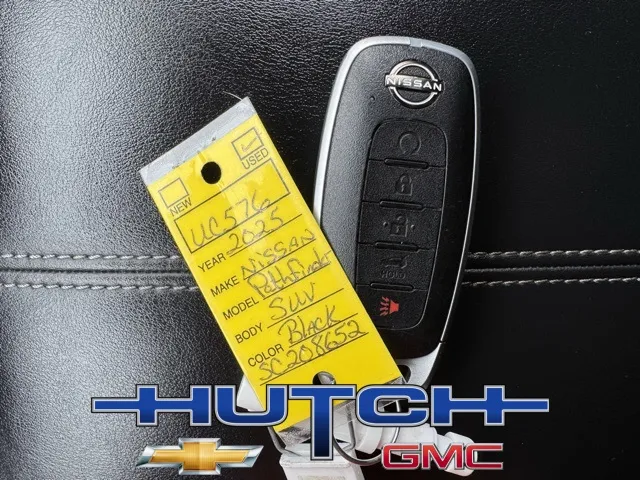 2025 Nissan Pathfinder SV