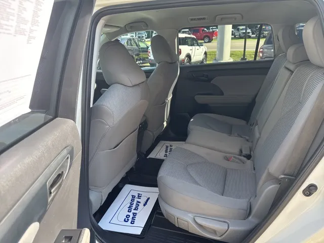 2021 Toyota Highlander LE