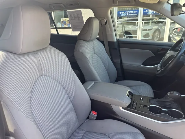 2021 Toyota Highlander LE
