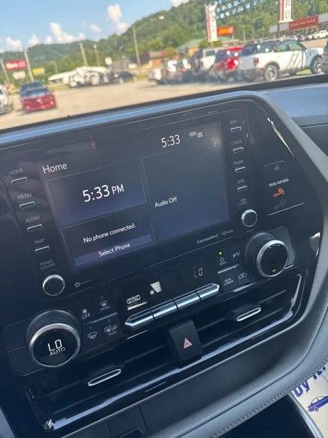 2021 Toyota Highlander LE
