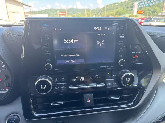 2021 Toyota Highlander LE