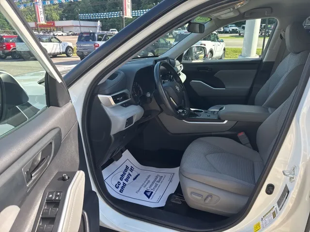 2021 Toyota Highlander LE