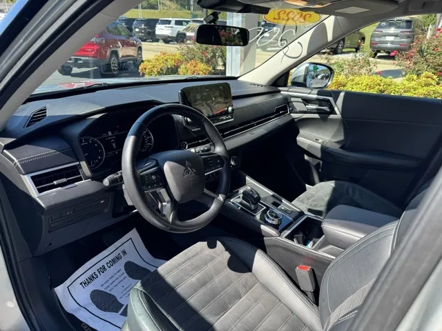 2022 Mitsubishi Outlander SE