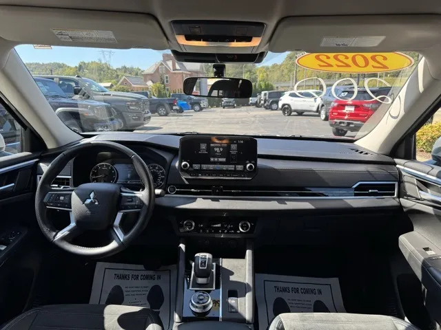 2022 Mitsubishi Outlander SE