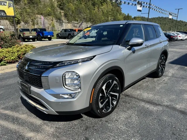 2022 Mitsubishi Outlander SE