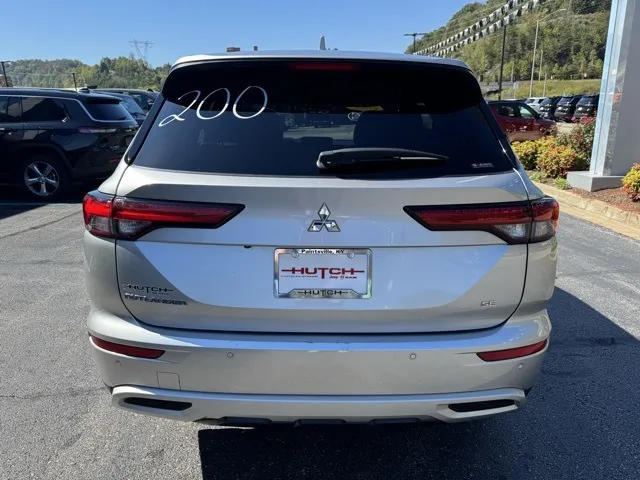 2022 Mitsubishi Outlander SE