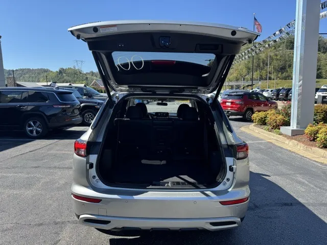 2022 Mitsubishi Outlander SE
