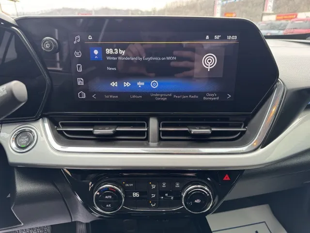 2025 Chevrolet Trax LT