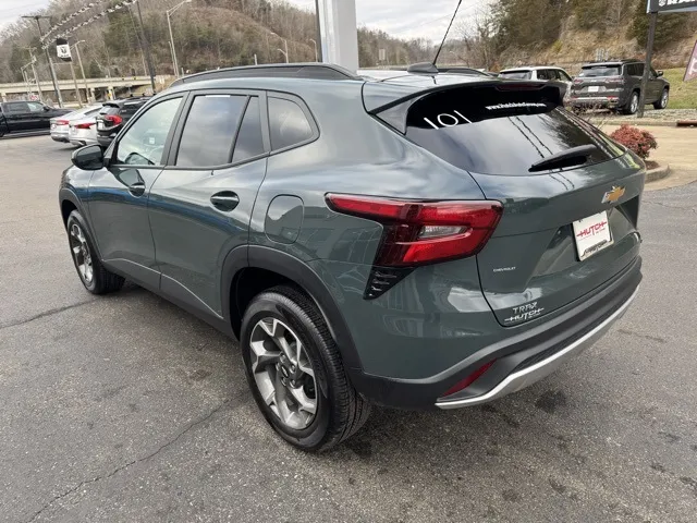 2025 Chevrolet Trax LT